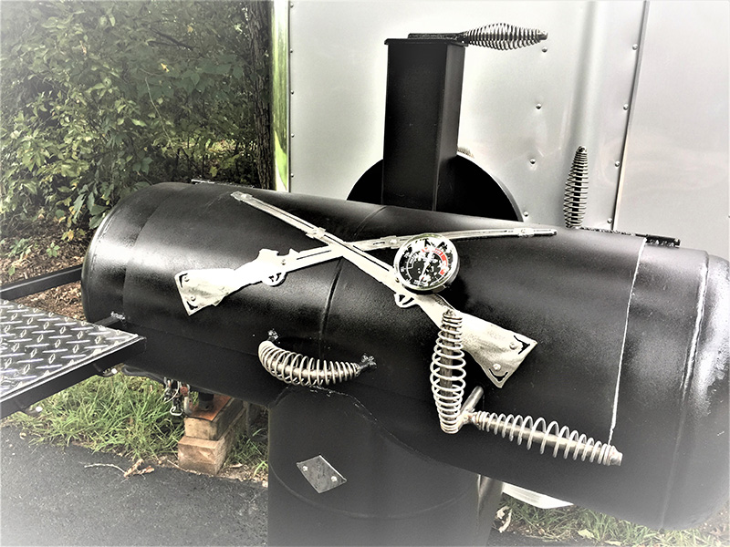 T-shaped black grill w/ cover art 2 silver-color crossed muskets